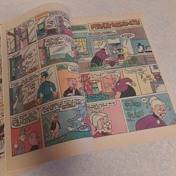 Looney Tunes Gold Key Vintage Gold Key Comics Lot of 2 - Picture 5 of 5